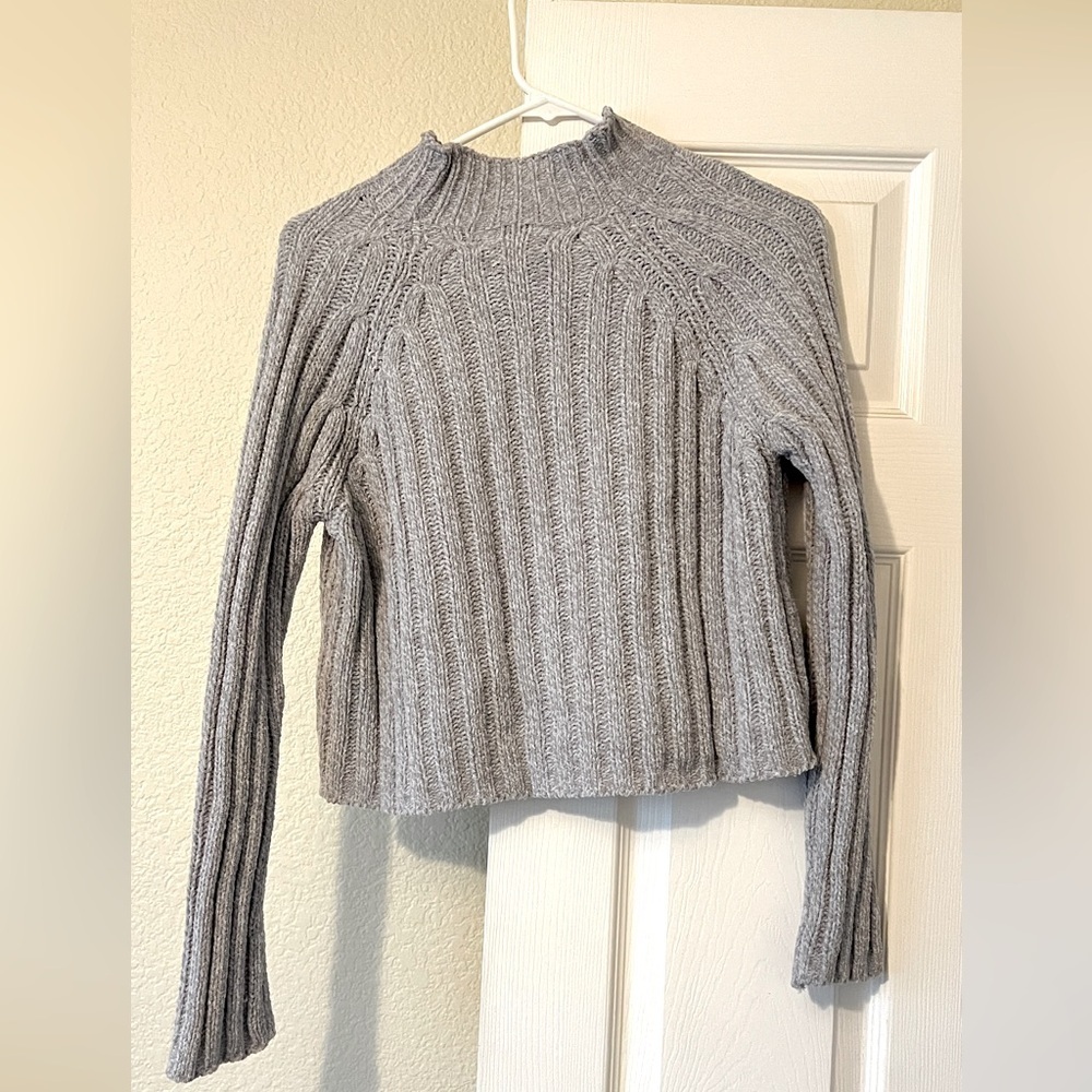 American Eagle mock neck cropped sweater - Picture 3 of 4